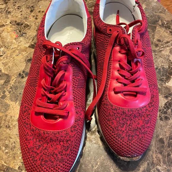 LOUIS VUITTON RED RUNNING SNEAKERS - Picture 2 of 10